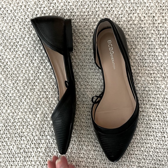 BCBG Black Lizard Textured Emmani Flats - Picture 5 of 6